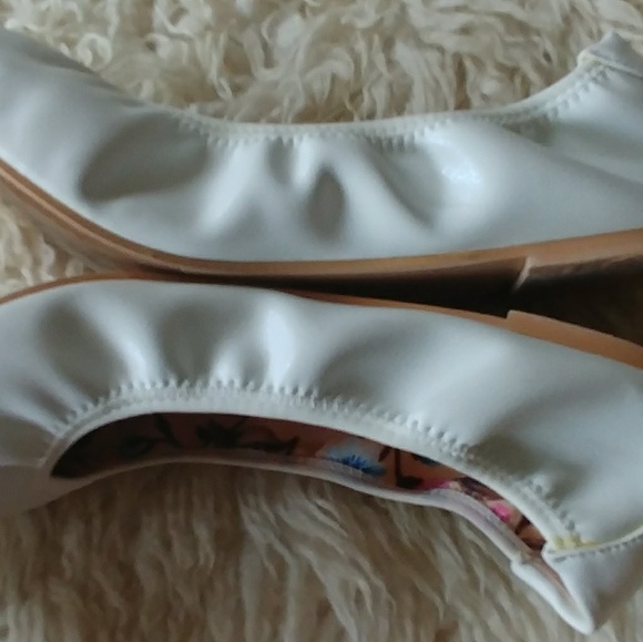 JOURNEE COLLECTION LINDY BALLET FLAT - Picture 2 of 5